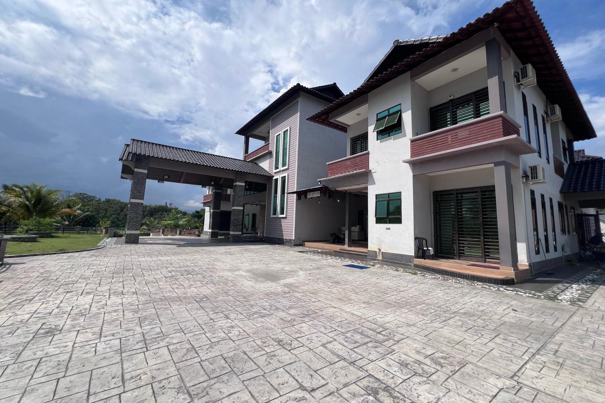 Nurbayu Chalet, Kemaman Куантан Экстерьер фото